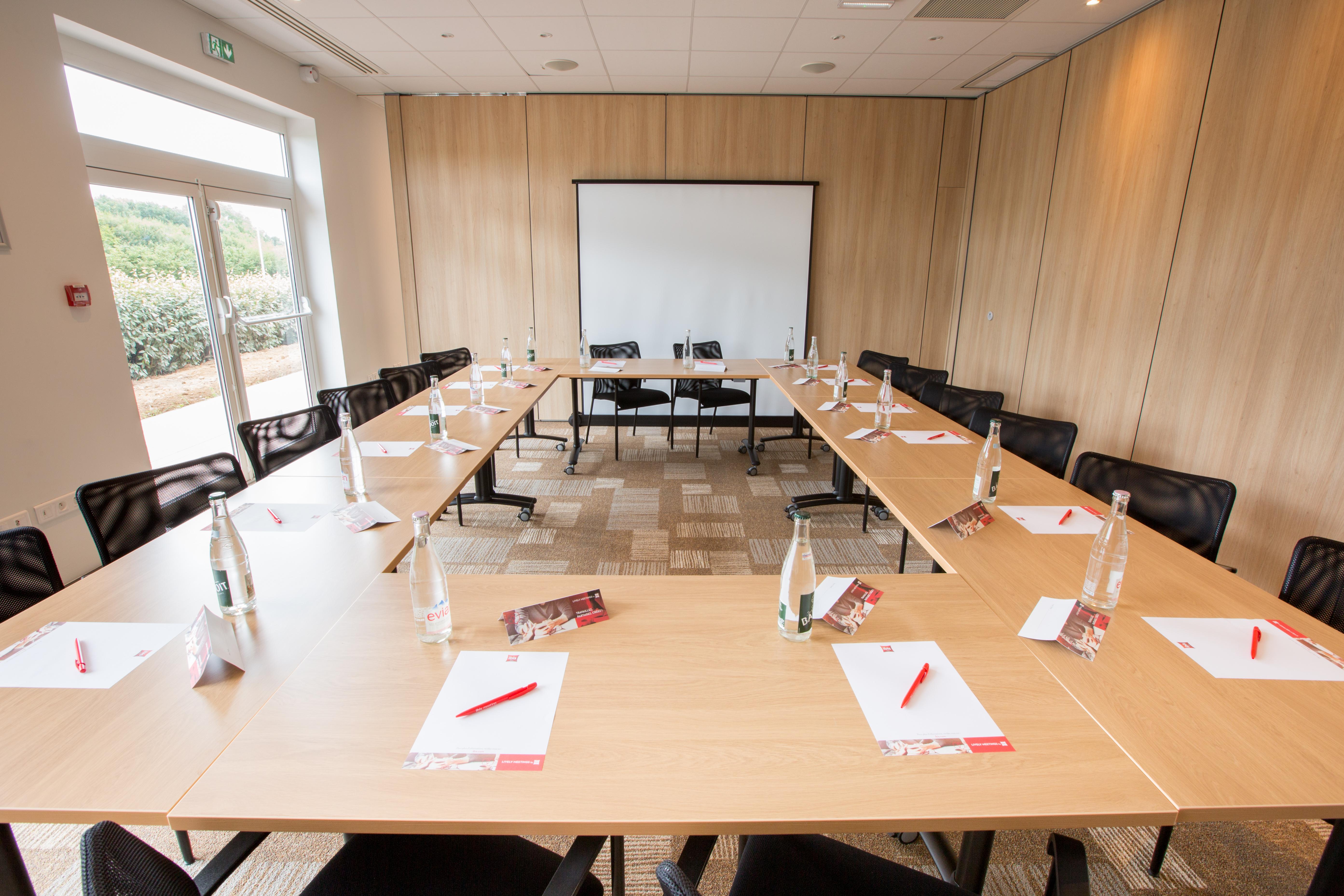 Ibis Cherbourg La Glacerie Exterior foto
