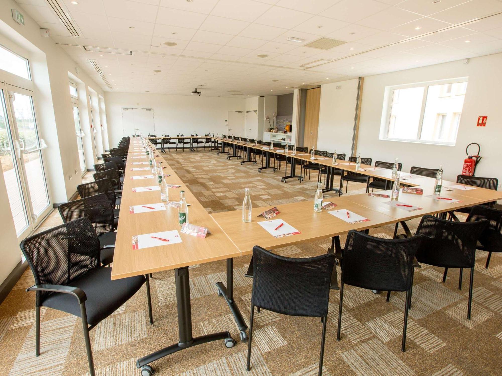 Ibis Cherbourg La Glacerie Exterior foto